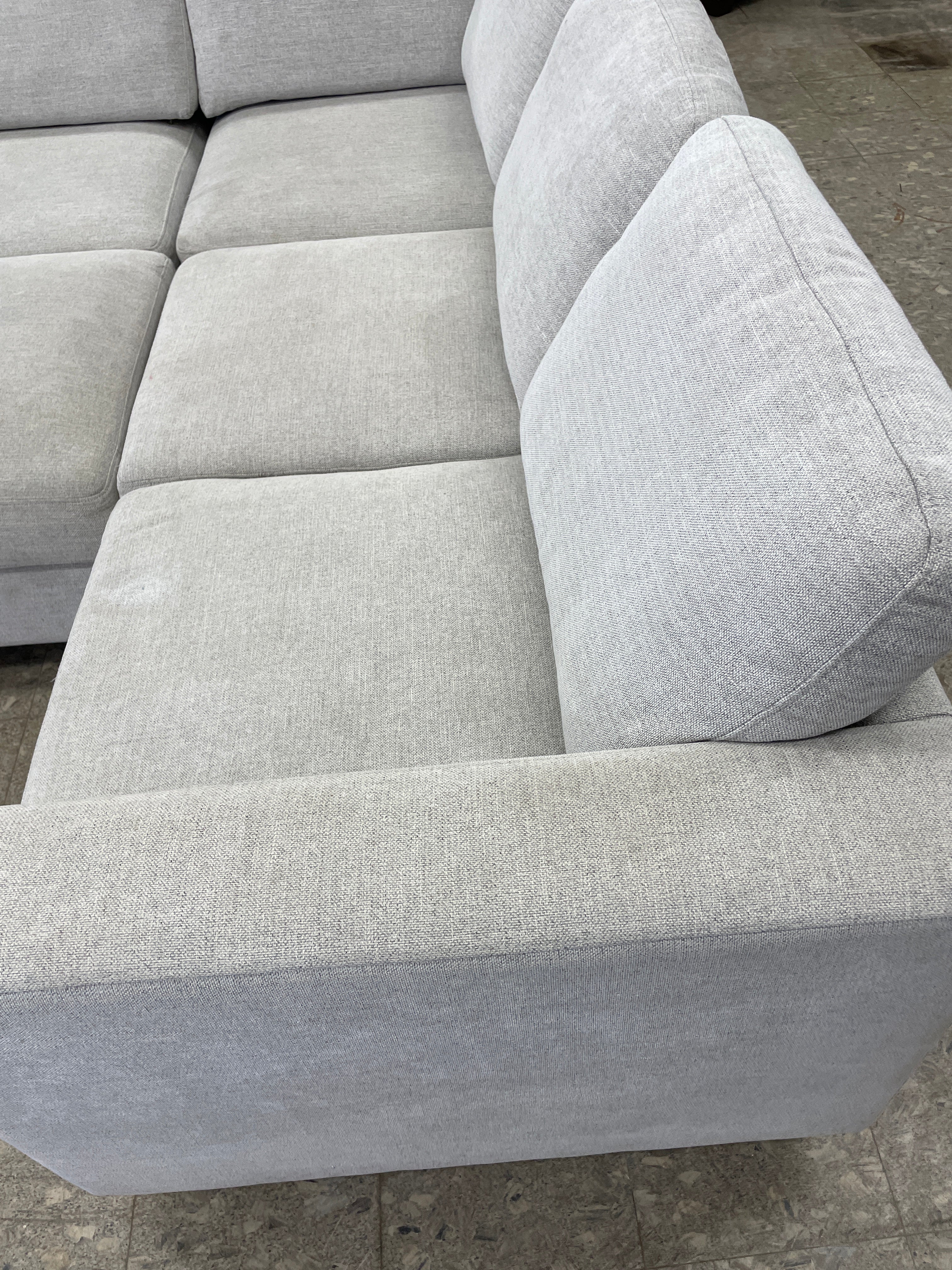 Thomasville Dillard Sleeper Sectional