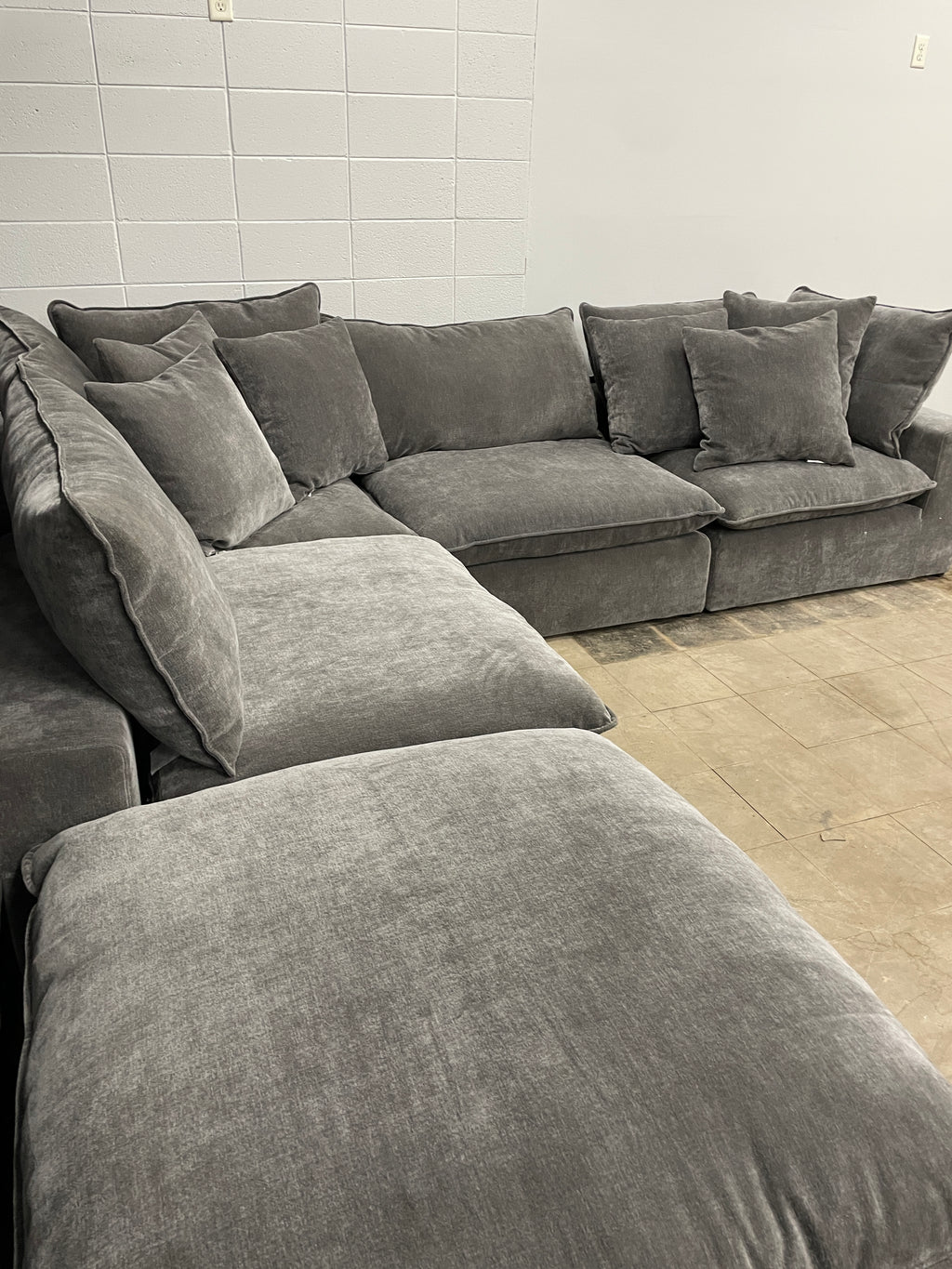 Sereen Sectional