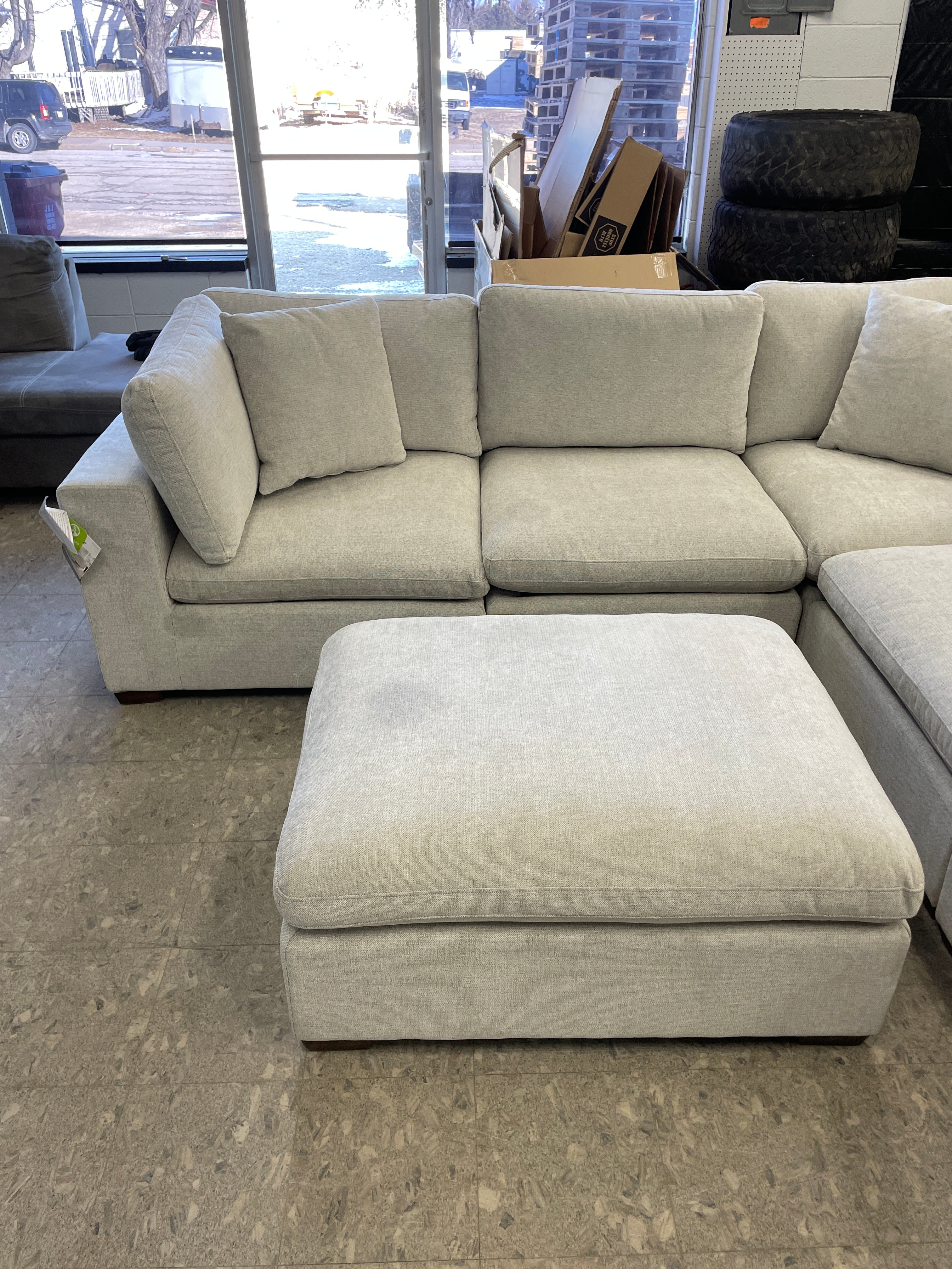 Lowell 6-pc Sectional