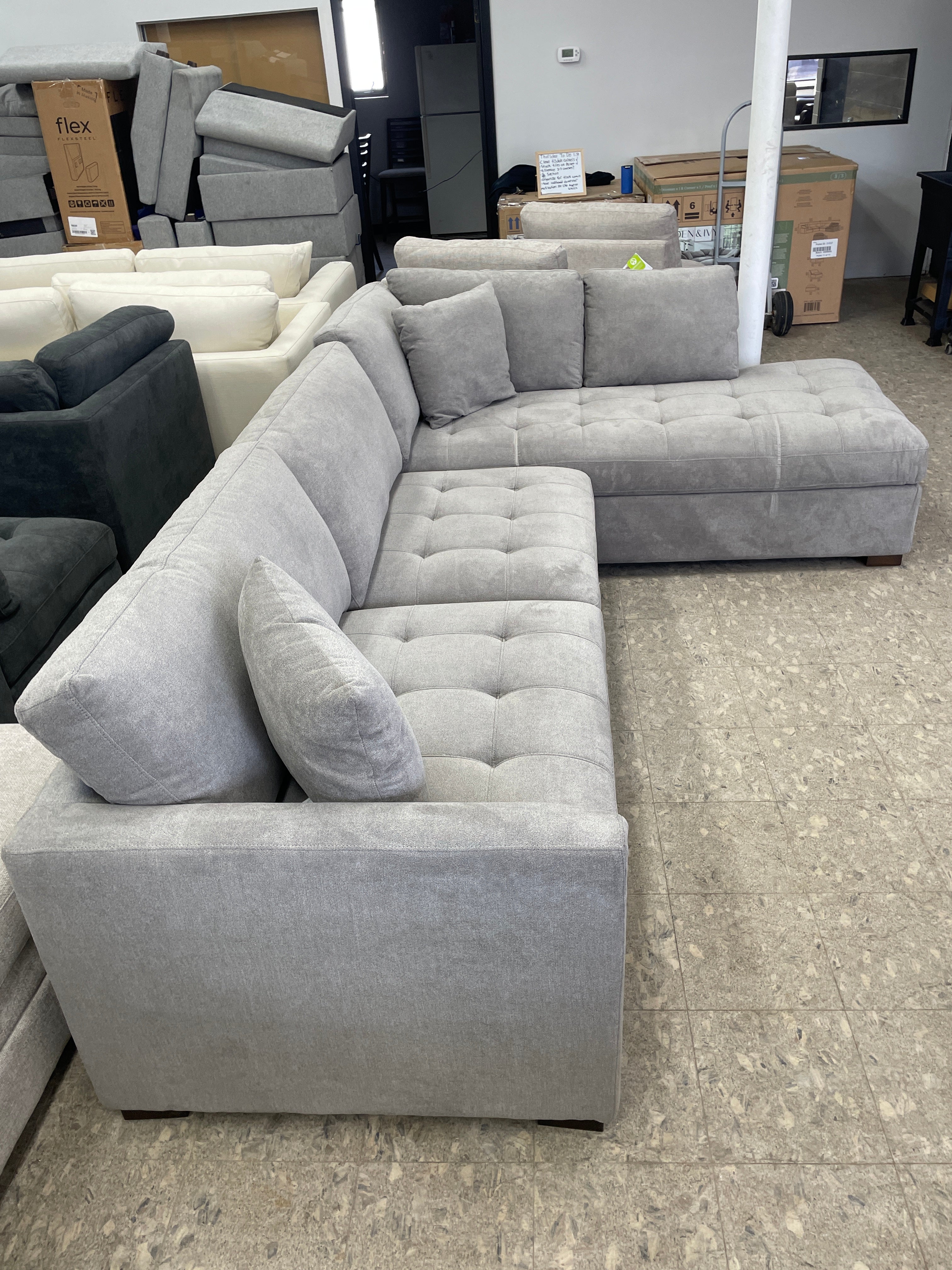 Thomasville Miles Sectional w/ Power Footrests