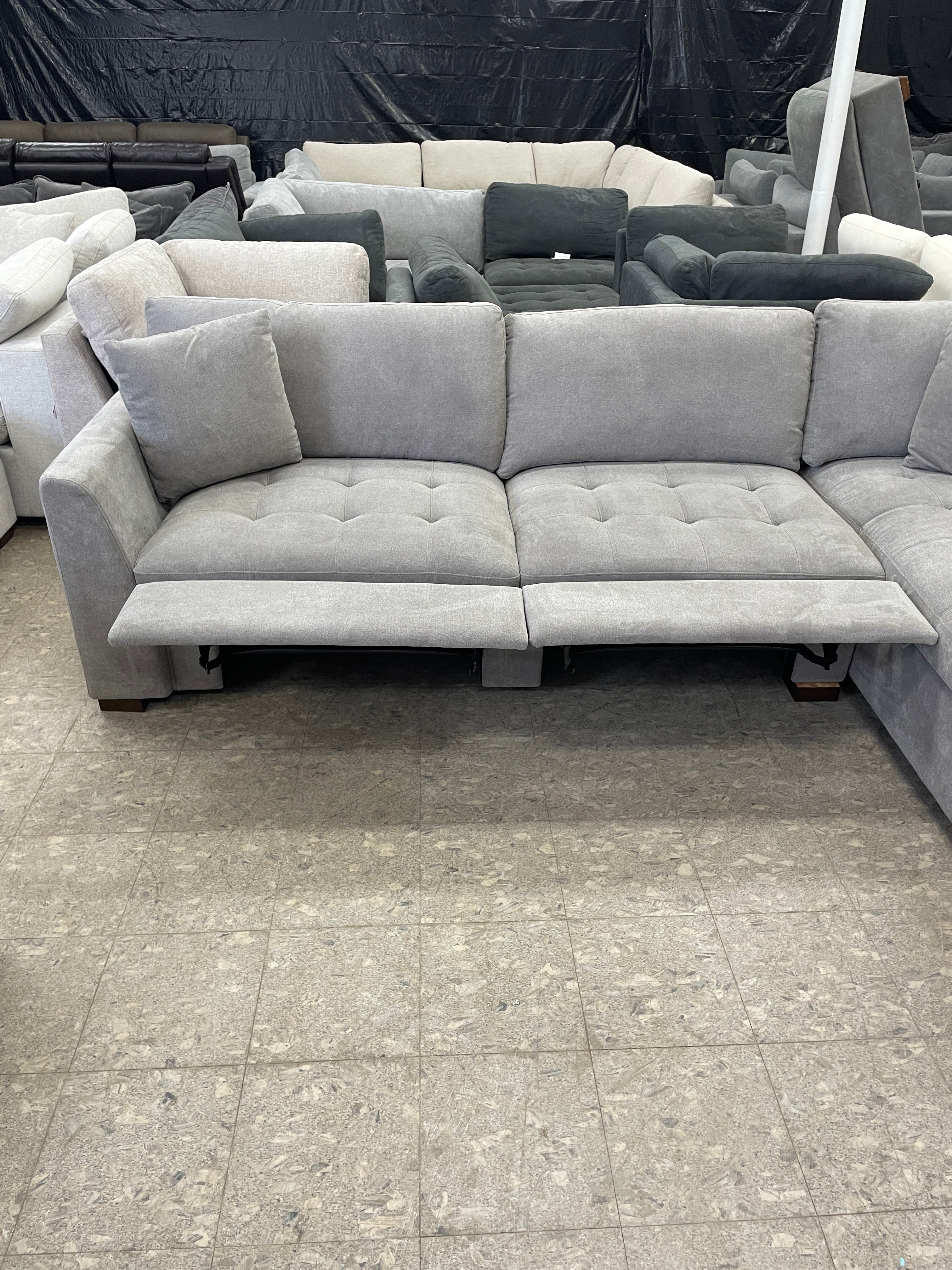 Thomasville Miles Sectional w/ Power Footrests