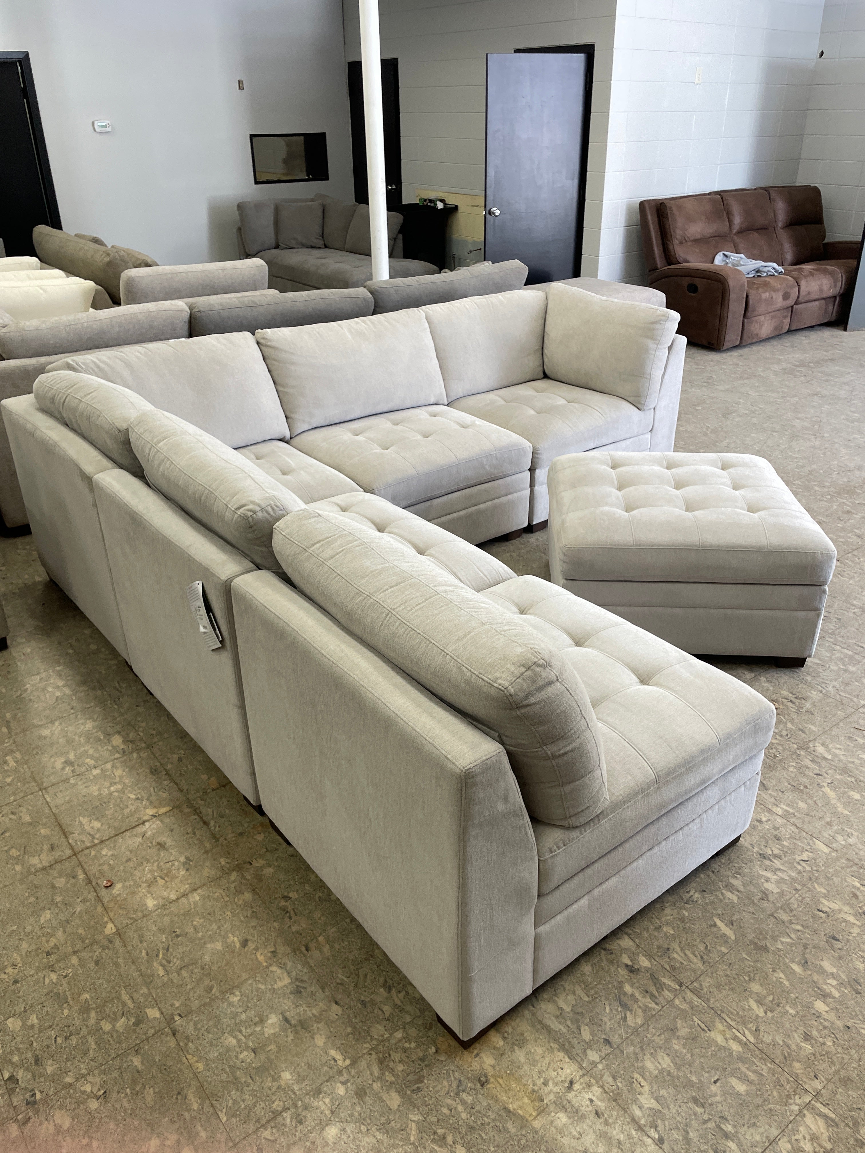 Tisdale 6pc Sectional Light Gray